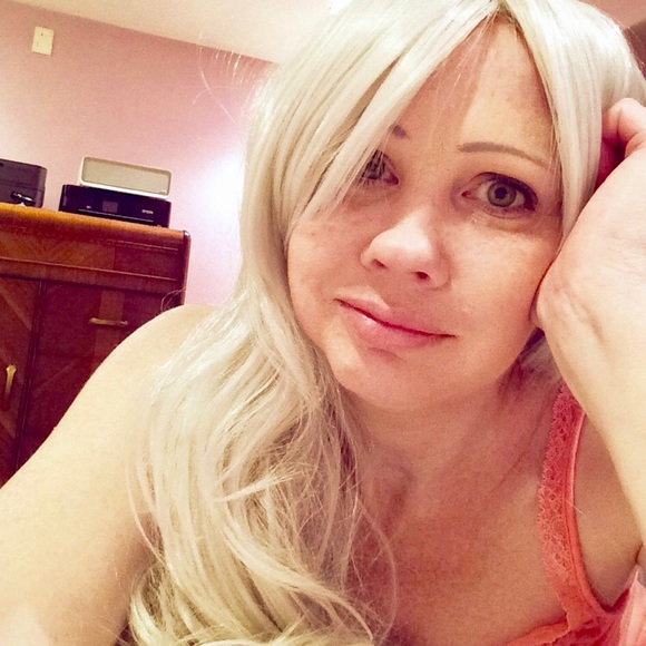 Meet the Posher, Noëlle 😊 ( I 💓 OFFERS!) - Picture 9 of 16